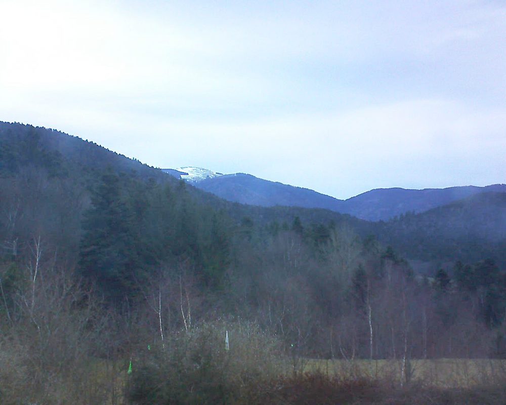 Le petit ballon vu depuis le Domaine Langmatt à Murbach le 09.03.2018 à 07:45 Le petit ballon (Alsace, Vosges) le 09.03.2018 à 07:45