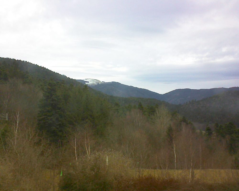 Le petit ballon vu depuis le Domaine Langmatt à Murbach le 09.03.2018 à 09:45 Le petit ballon (Alsace, Vosges) le 09.03.2018 à 09:45