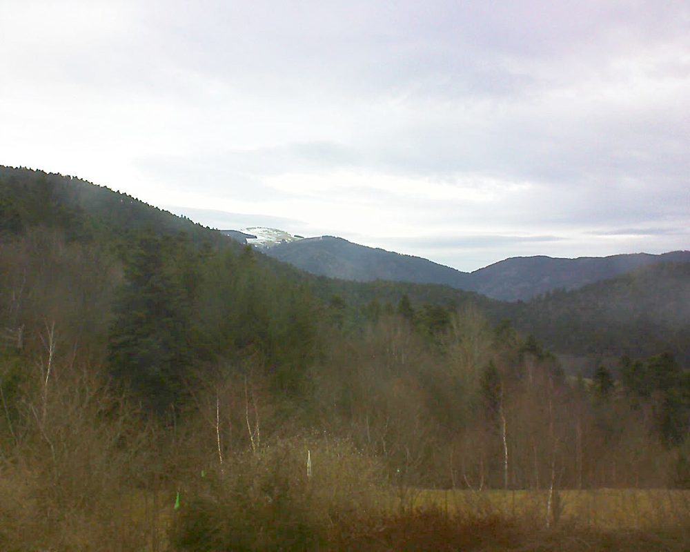 Le petit ballon vu depuis le Domaine Langmatt à Murbach le 09.03.2018 à 10:15 Le petit ballon (Alsace, Vosges) le 09.03.2018 à 10:15