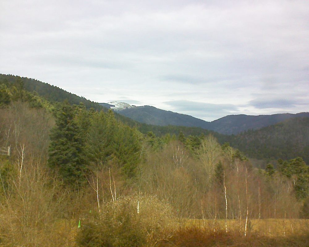 Le petit ballon vu depuis le Domaine Langmatt à Murbach le 09.03.2018 à 12:45 Le petit ballon (Alsace, Vosges) le 09.03.2018 à 12:45