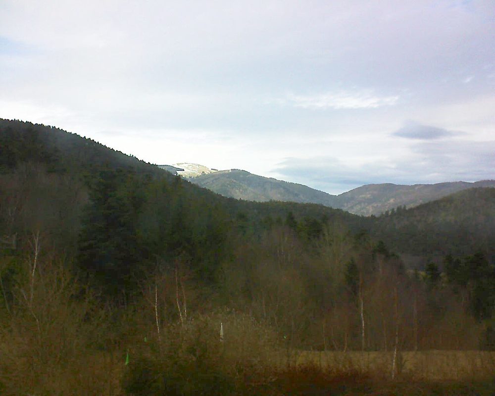 Le petit ballon vu depuis le Domaine Langmatt à Murbach le 09.03.2018 à 14:45 Le petit ballon (Alsace, Vosges) le 09.03.2018 à 14:45
