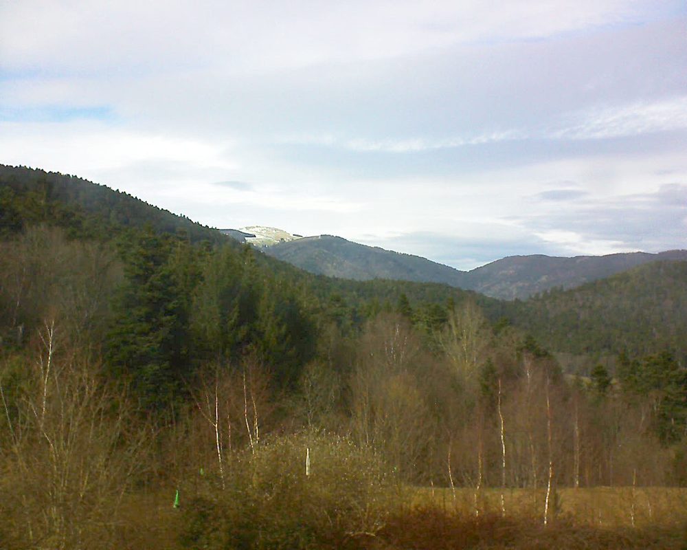 Le petit ballon vu depuis le Domaine Langmatt à Murbach le 09.03.2018 à 15:00 Le petit ballon (Alsace, Vosges) le 09.03.2018 à 15:00