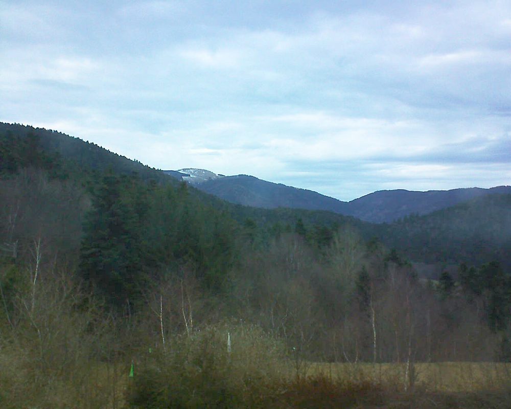 Le petit ballon vu depuis le Domaine Langmatt à Murbach le 09.03.2018 à 18:00 Le petit ballon (Alsace, Vosges) le 09.03.2018 à 18:00