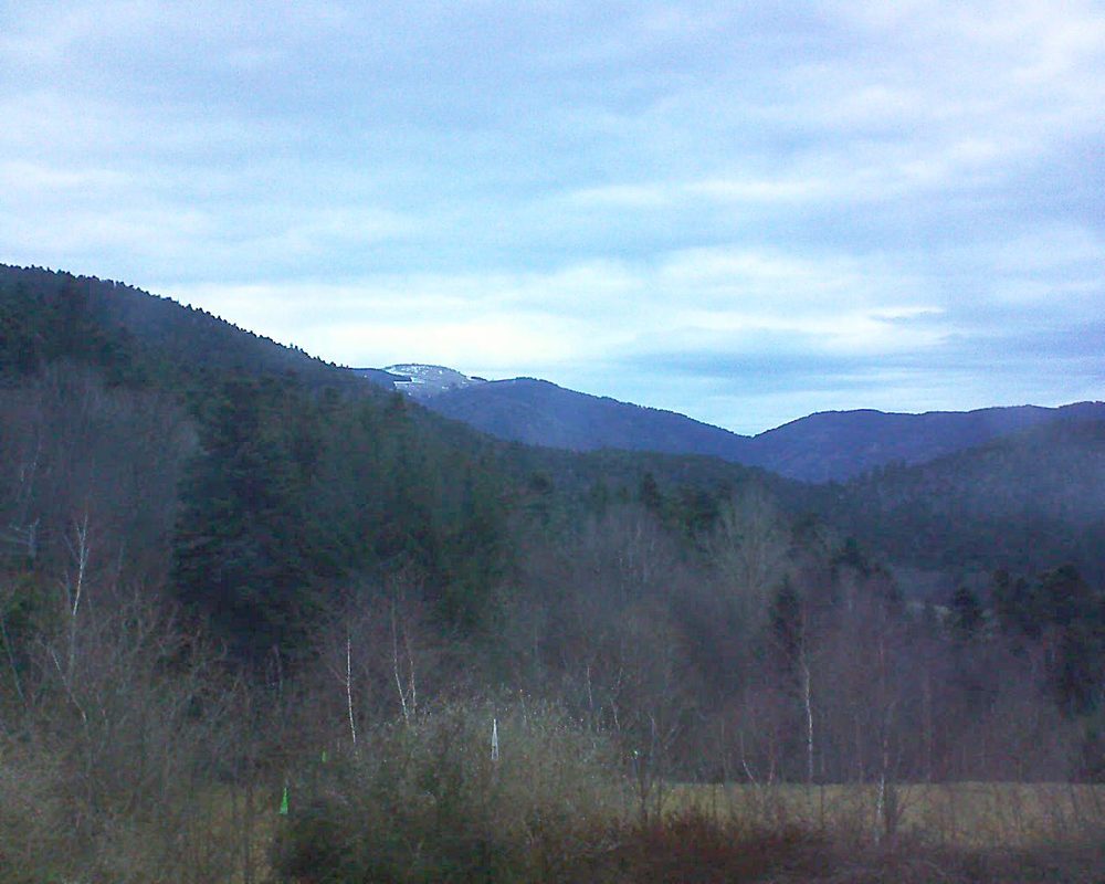 Le petit ballon vu depuis le Domaine Langmatt à Murbach le 09.03.2018 à 18:15 Le petit ballon (Alsace, Vosges) le 09.03.2018 à 18:15