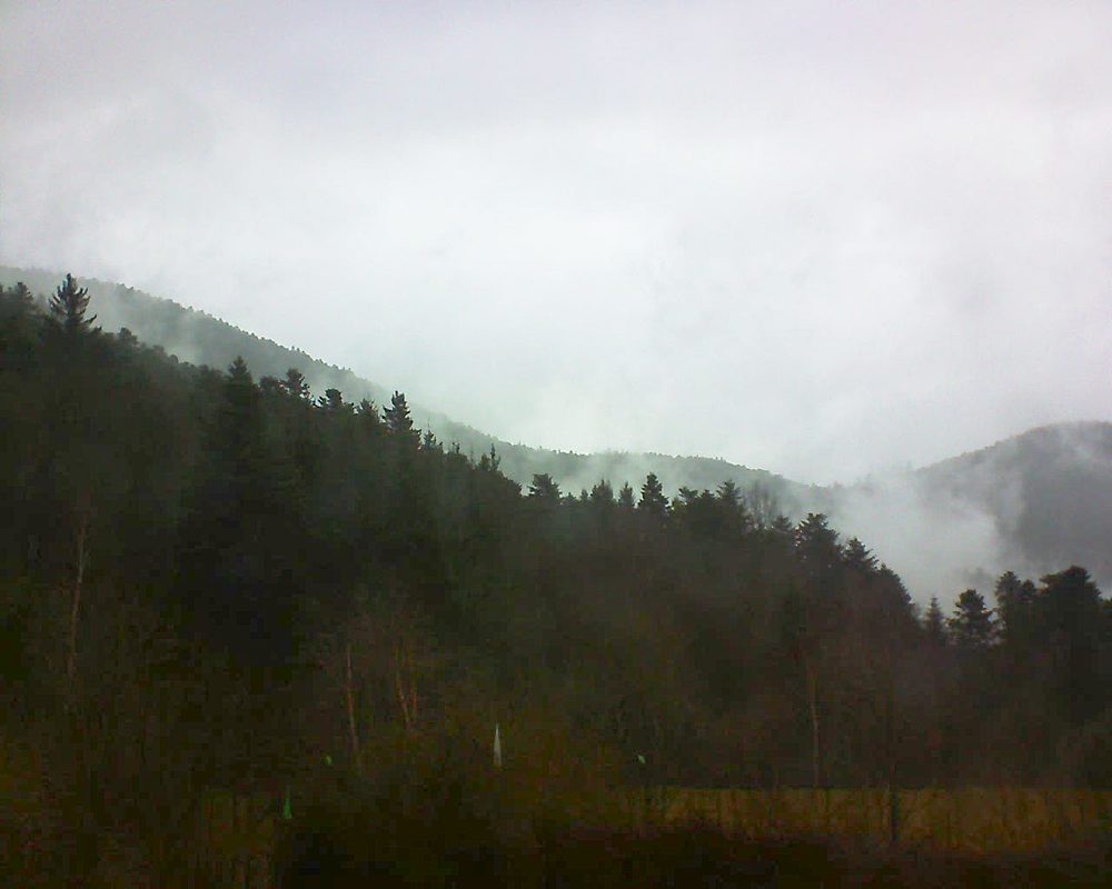 Le petit ballon vu depuis le Domaine Langmatt à Murbach le 10.03.2018 à 12:15 Le petit ballon (Alsace, Vosges) le 10.03.2018 à 12:15