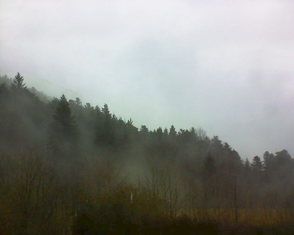 Le petit ballon vu depuis le Domaine Langmatt à Murbach le 10.03.2018 à 13:30 Le petit ballon (Alsace, Vosges) le 10.03.2018 à 13:30