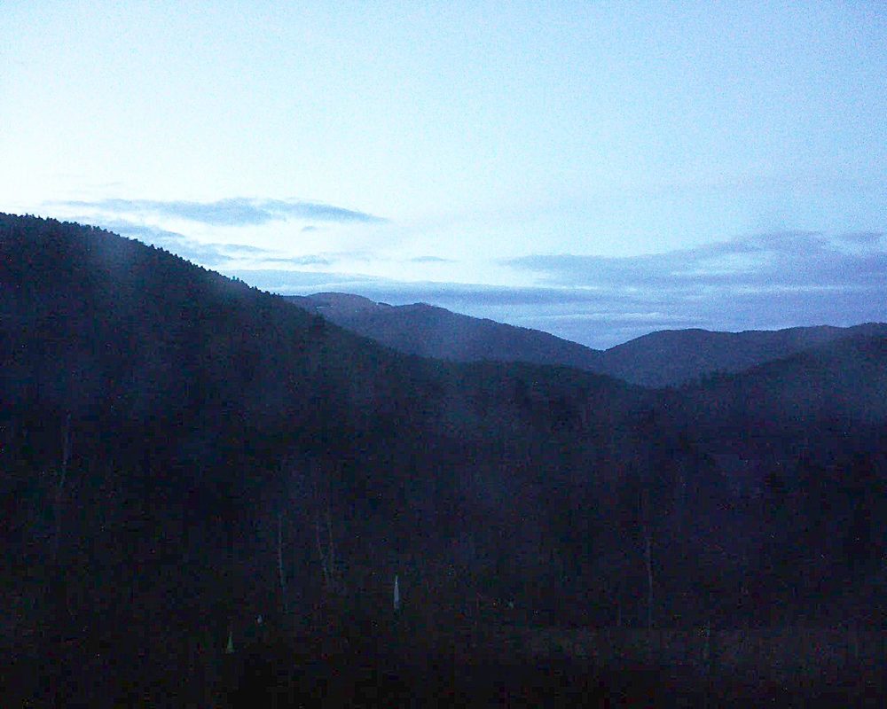 Le petit ballon vu depuis le Domaine Langmatt à Murbach le 10.03.2018 à 18:45 Le petit ballon (Alsace, Vosges) le 10.03.2018 à 18:45