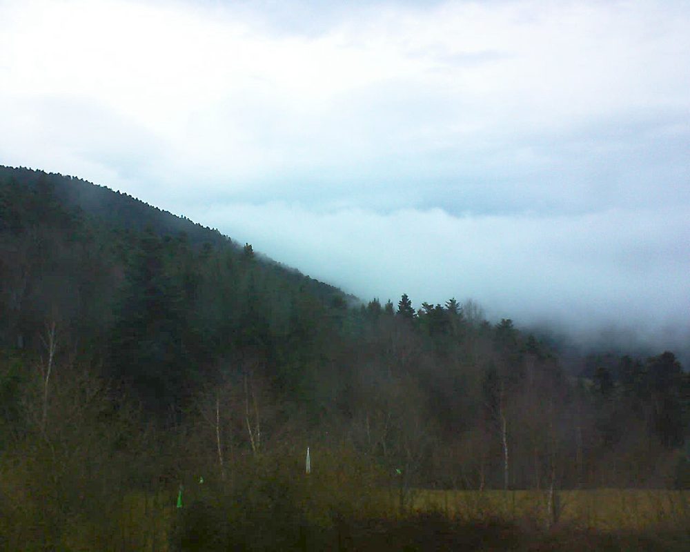 Le petit ballon vu depuis le Domaine Langmatt à Murbach le 11.03.2018 à 18:00 Le petit ballon (Alsace, Vosges) le 11.03.2018 à 18:00