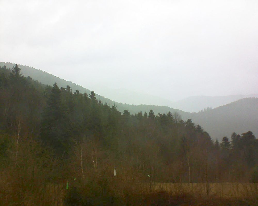 Le petit ballon vu depuis le Domaine Langmatt à Murbach le 12.03.2018 à 12:00 Le petit ballon (Alsace, Vosges) le 12.03.2018 à 12:00