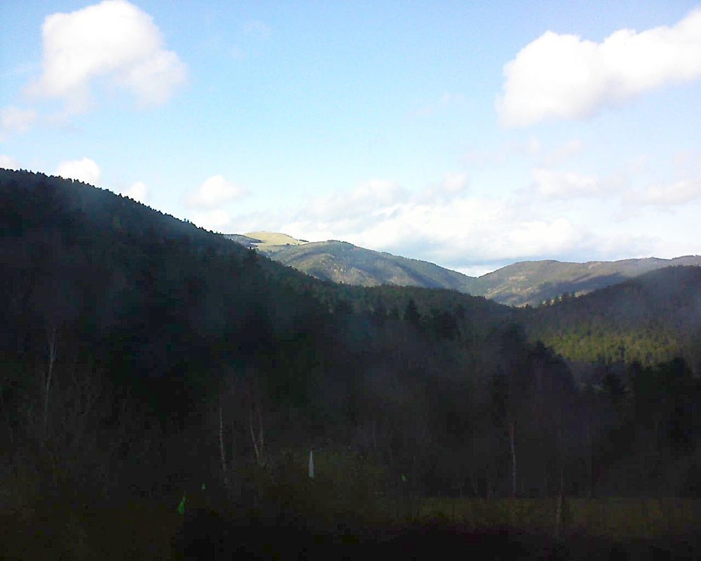 Le petit ballon vu depuis le Domaine Langmatt à Murbach le 12.03.2018 à 16:15 Le petit ballon (Alsace, Vosges) le 12.03.2018 à 16:15
