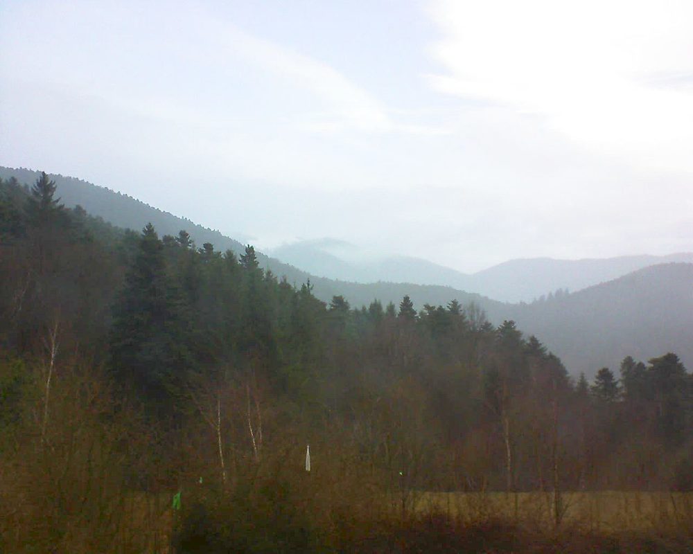 Le petit ballon vu depuis le Domaine Langmatt à Murbach le 13.03.2018 à 10:15 Le petit ballon (Alsace, Vosges) le 13.03.2018 à 10:15