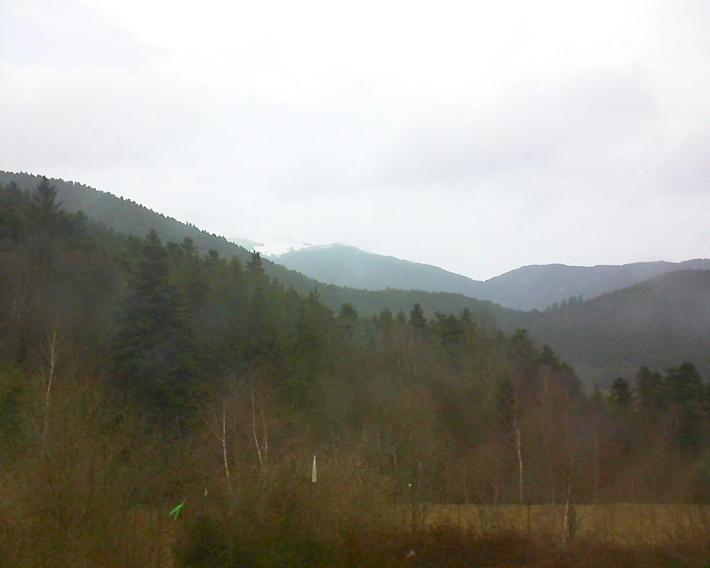 Le petit ballon vu depuis le Domaine Langmatt à Murbach le 13.03.2018 à 12:45 Le petit ballon (Alsace, Vosges) le 13.03.2018 à 12:45