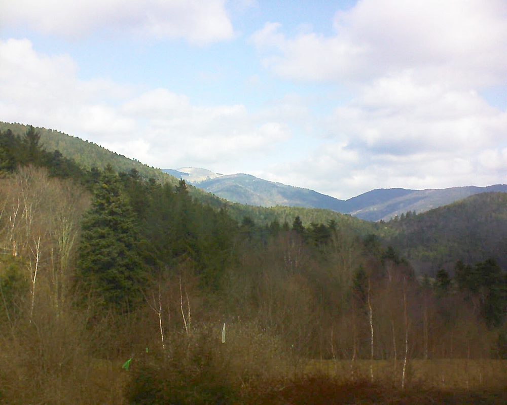Le petit ballon vu depuis le Domaine Langmatt à Murbach le 14.03.2018 à 11:15 Le petit ballon (Alsace, Vosges) le 14.03.2018 à 11:15
