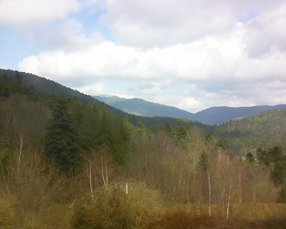 Le petit ballon vu depuis le Domaine Langmatt à Murbach le 14.03.2018 à 12:15 Le petit ballon (Alsace, Vosges) le 14.03.2018 à 12:15