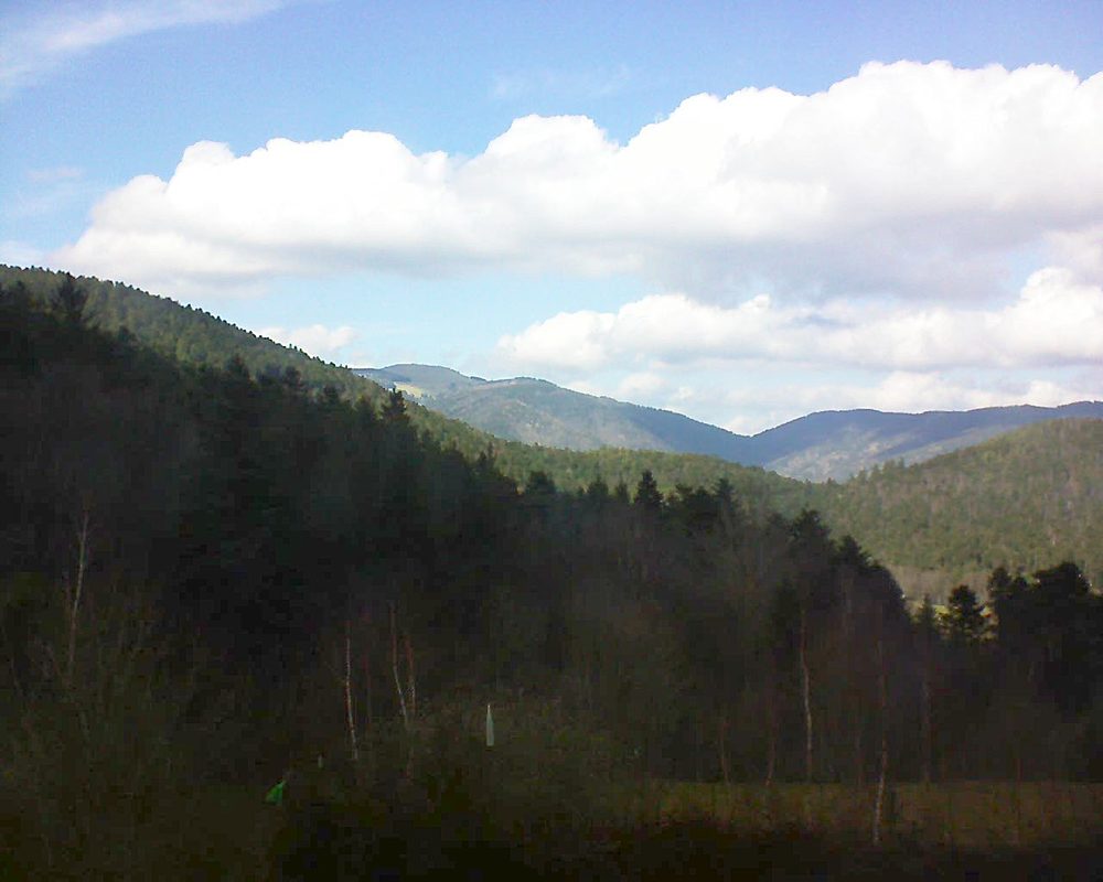 Le petit ballon vu depuis le Domaine Langmatt à Murbach le 14.03.2018 à 14:30 Le petit ballon (Alsace, Vosges) le 14.03.2018 à 14:30