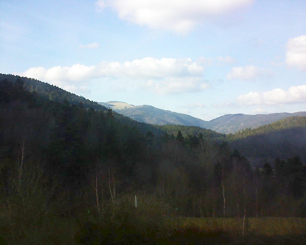 Le petit ballon vu depuis le Domaine Langmatt à Murbach le 14.03.2018 à 16:30 Le petit ballon (Alsace, Vosges) le 14.03.2018 à 16:30