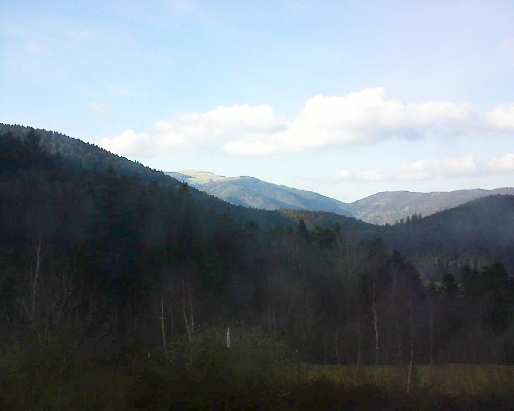 Le petit ballon vu depuis le Domaine Langmatt à Murbach le 14.03.2018 à 16:45 Le petit ballon (Alsace, Vosges) le 14.03.2018 à 16:45