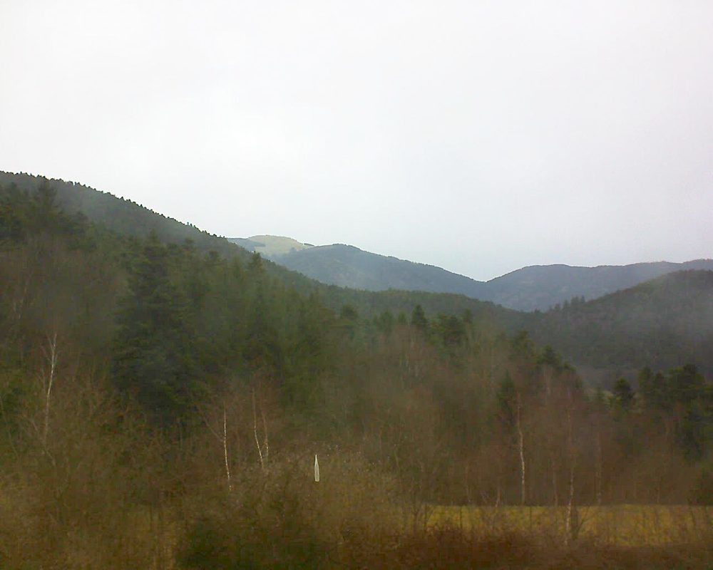 Le petit ballon vu depuis le Domaine Langmatt à Murbach le 15.03.2018 à 11:45 Le petit ballon (Alsace, Vosges) le 15.03.2018 à 11:45