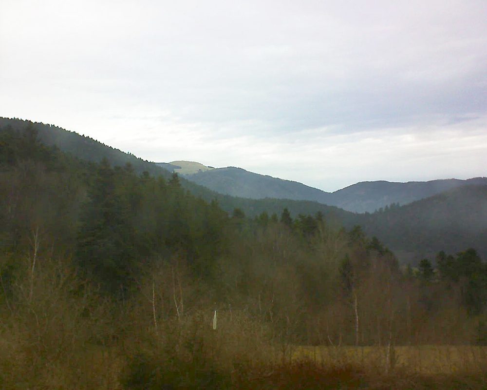 Le petit ballon vu depuis le Domaine Langmatt à Murbach le 15.03.2018 à 15:30 Le petit ballon (Alsace, Vosges) le 15.03.2018 à 15:30