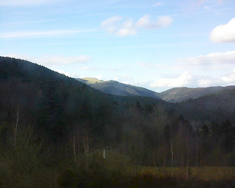 Le petit ballon vu depuis le Domaine Langmatt à Murbach le 16.03.2018 à 16:45 Le petit ballon (Alsace, Vosges) le 16.03.2018 à 16:45