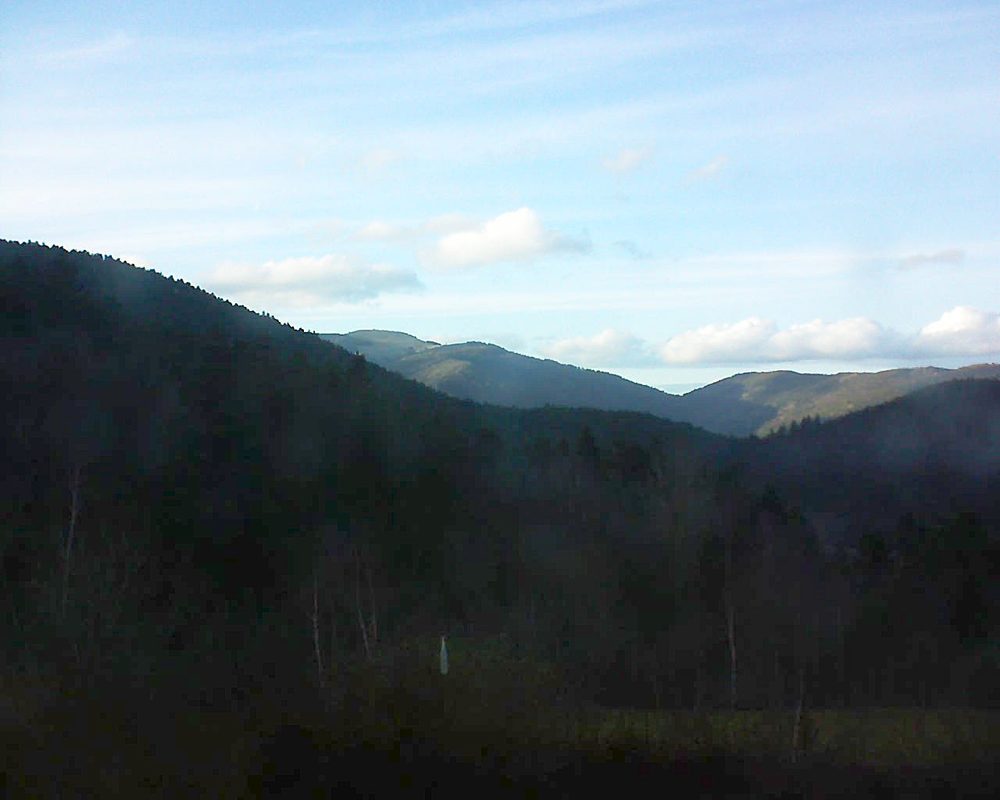 Le petit ballon vu depuis le Domaine Langmatt à Murbach le 16.03.2018 à 17:45 Le petit ballon (Alsace, Vosges) le 16.03.2018 à 17:45
