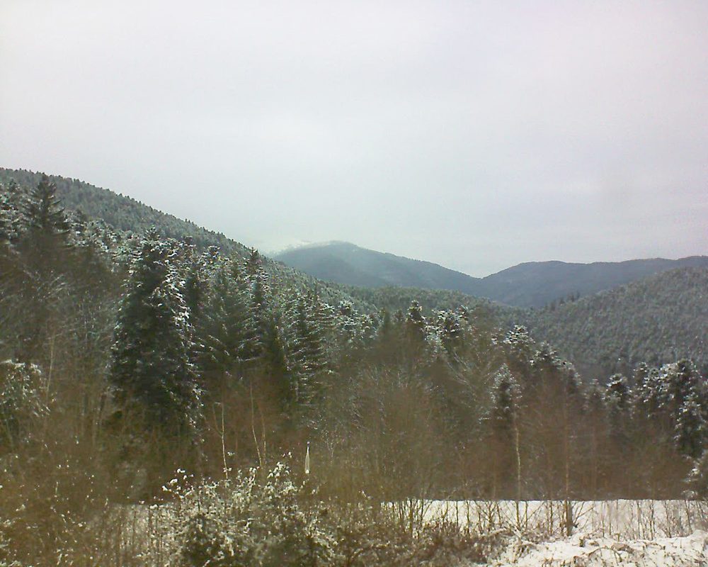 Le petit ballon vu depuis le Domaine Langmatt à Murbach le 20.03.2018 à 14:45 Le petit ballon (Alsace, Vosges) le 20.03.2018 à 14:45