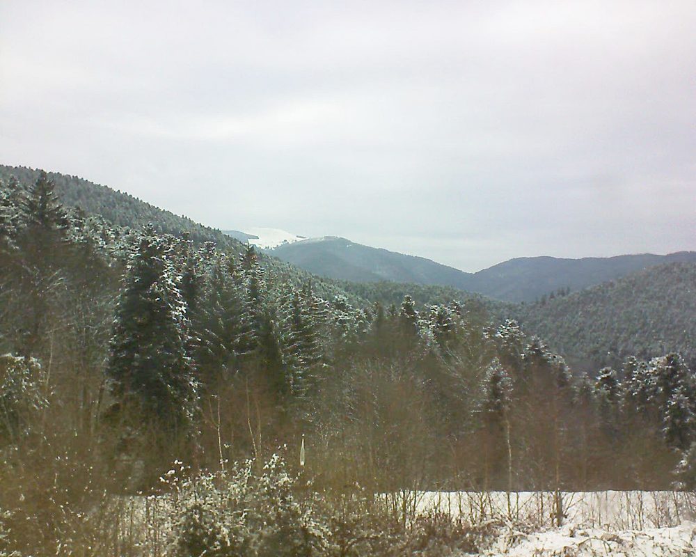 Le petit ballon vu depuis le Domaine Langmatt à Murbach le 20.03.2018 à 15:00 Le petit ballon (Alsace, Vosges) le 20.03.2018 à 15:00