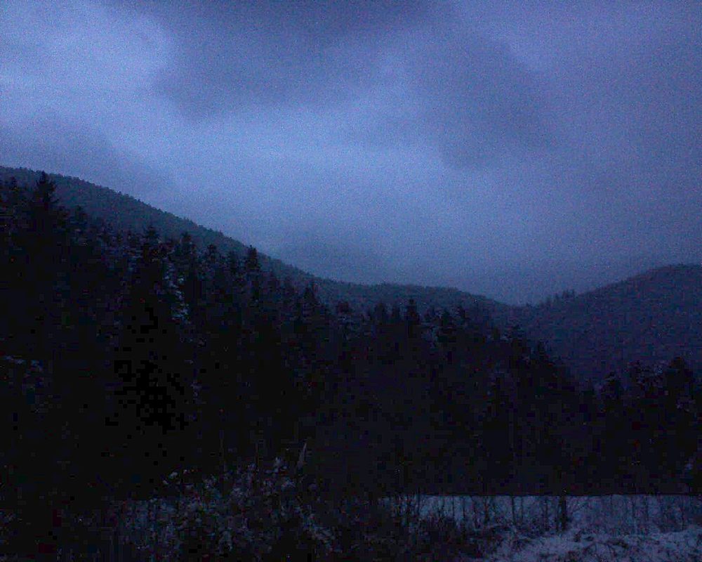 Le petit ballon vu depuis le Domaine Langmatt à Murbach le 20.03.2018 à 19:00 Le petit ballon (Alsace, Vosges) le 20.03.2018 à 19:00