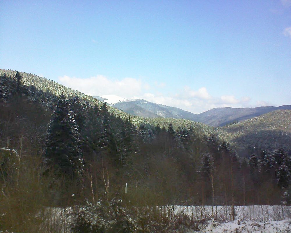Le petit ballon vu depuis le Domaine Langmatt à Murbach le 21.03.2018 à 10:45 Le petit ballon (Alsace, Vosges) le 21.03.2018 à 10:45