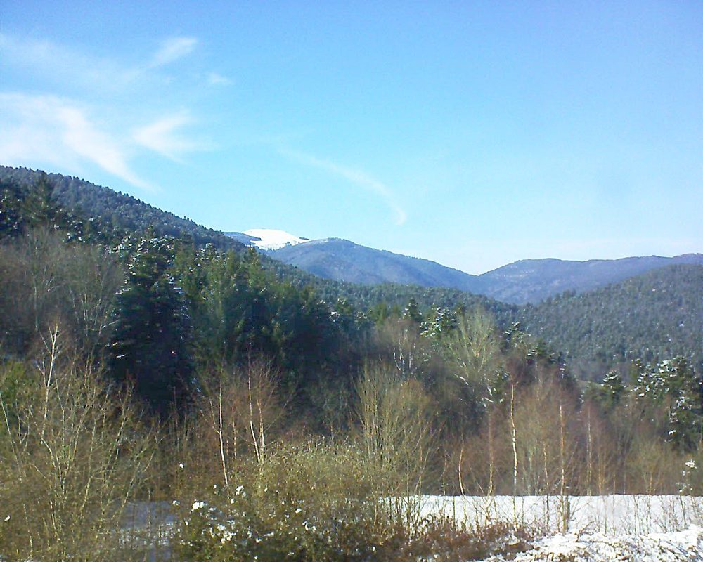 Le petit ballon vu depuis le Domaine Langmatt à Murbach le 21.03.2018 à 16:00 Le petit ballon (Alsace, Vosges) le 21.03.2018 à 16:00