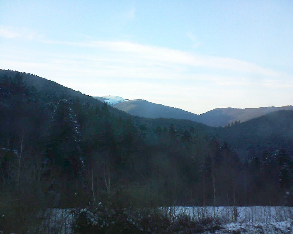 Le petit ballon vu depuis le Domaine Langmatt à Murbach le 21.03.2018 à 18:00 Le petit ballon (Alsace, Vosges) le 21.03.2018 à 18:00