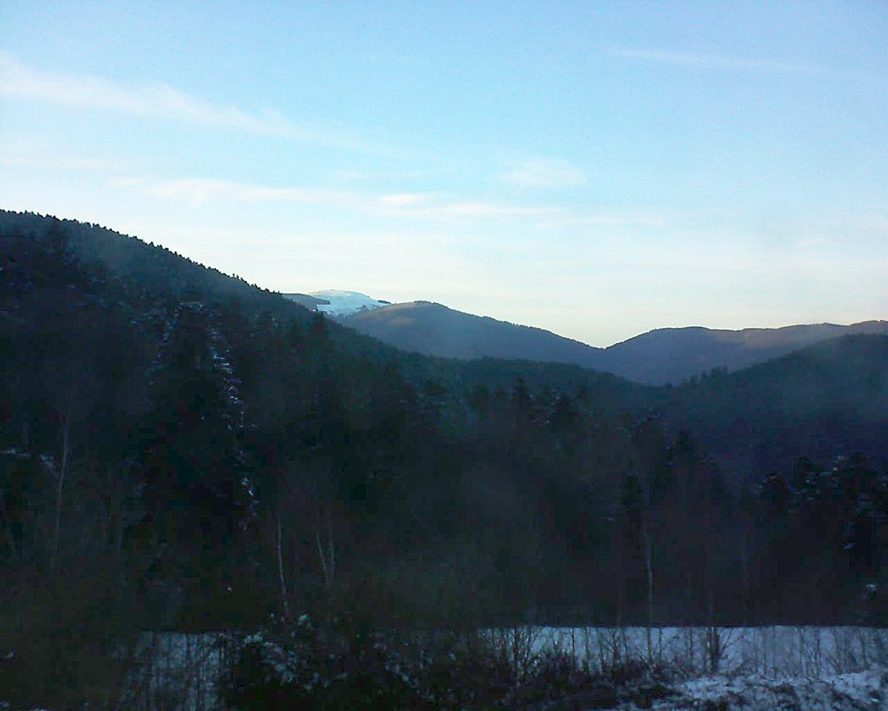 Le petit ballon vu depuis le Domaine Langmatt à Murbach le 21.03.2018 à 18:15 Le petit ballon (Alsace, Vosges) le 21.03.2018 à 18:15