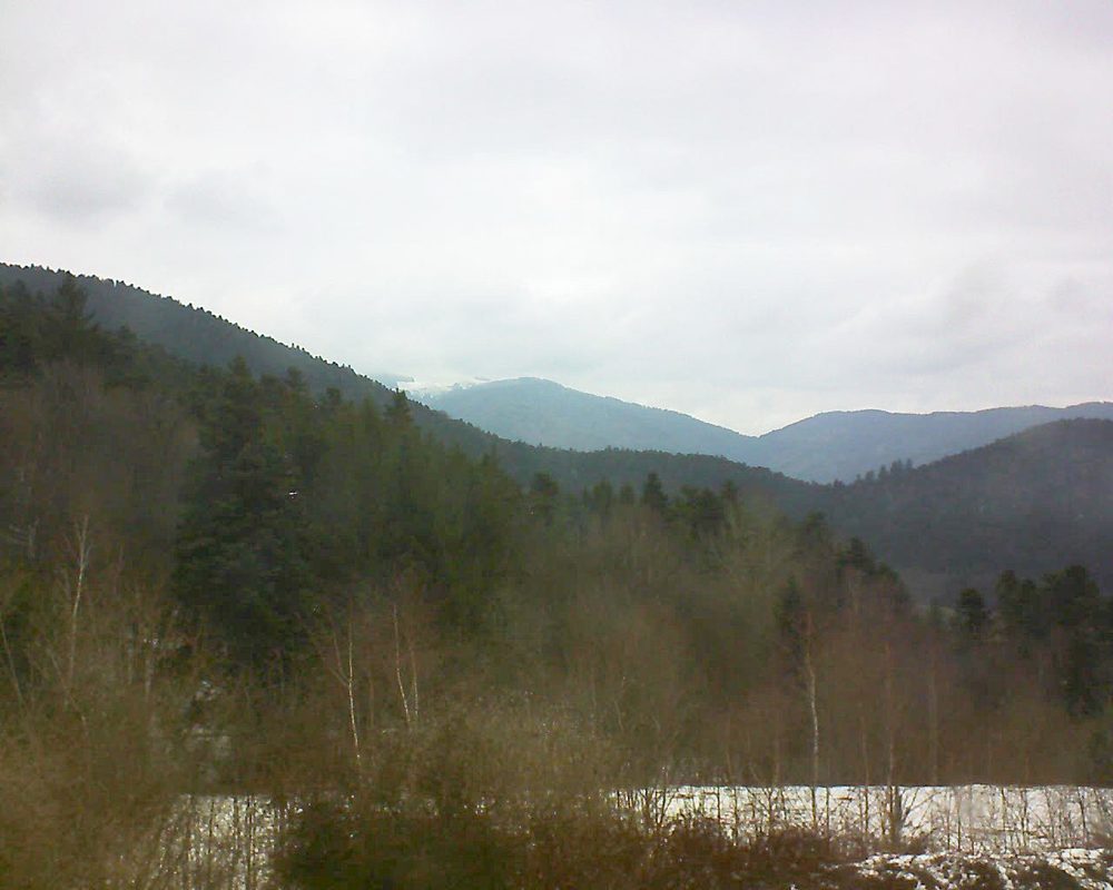 Le petit ballon vu depuis le Domaine Langmatt à Murbach le 23.03.2018 à 15:15 Le petit ballon (Alsace, Vosges) le 23.03.2018 à 15:15