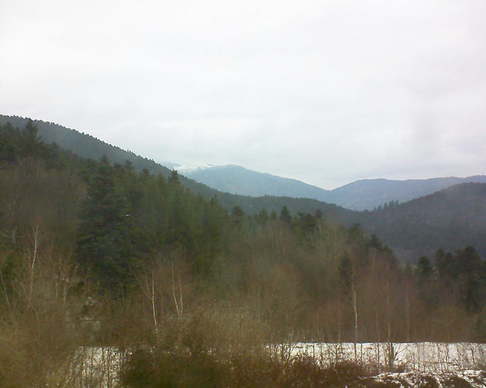 Le petit ballon vu depuis le Domaine Langmatt à Murbach le 23.03.2018 à 15:45 Le petit ballon (Alsace, Vosges) le 23.03.2018 à 15:45