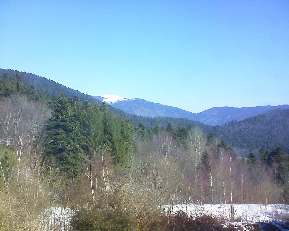 Le petit ballon vu depuis le Domaine Langmatt à Murbach le 24.03.2018 à 10:30 Le petit ballon (Alsace, Vosges) le 24.03.2018 à 10:30