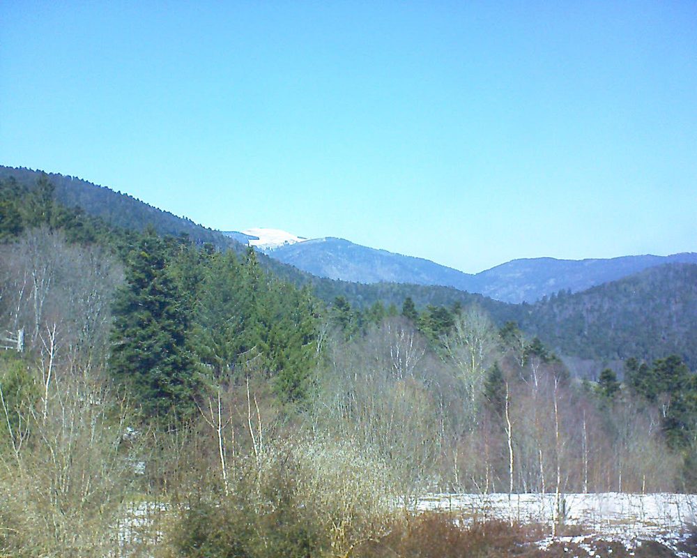Le petit ballon vu depuis le Domaine Langmatt à Murbach le 24.03.2018 à 12:30 Le petit ballon (Alsace, Vosges) le 24.03.2018 à 12:30