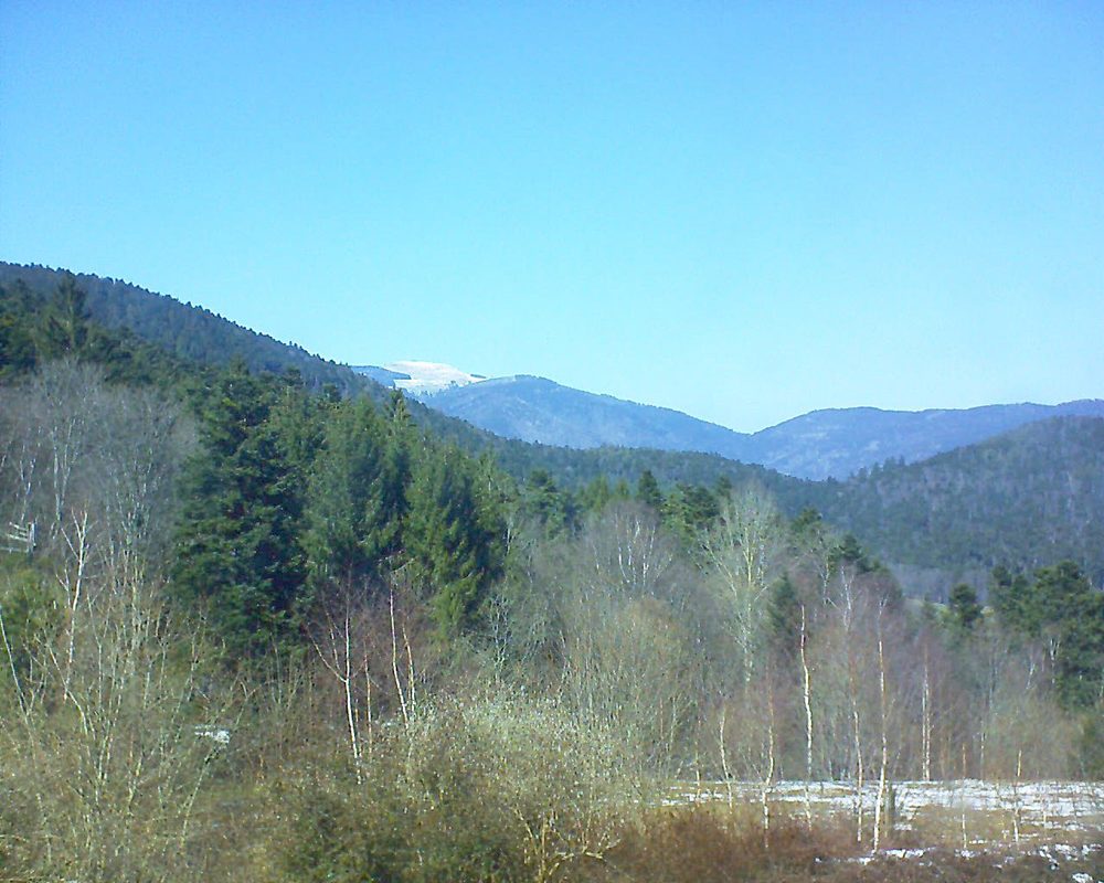 Le petit ballon vu depuis le Domaine Langmatt à Murbach le 24.03.2018 à 14:00 Le petit ballon (Alsace, Vosges) le 24.03.2018 à 14:00