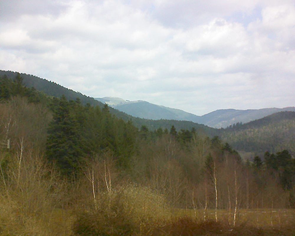 Le petit ballon vu depuis le Domaine Langmatt à Murbach le 25.03.2018 à 12:00 Le petit ballon (Alsace, Vosges) le 25.03.2018 à 12:00