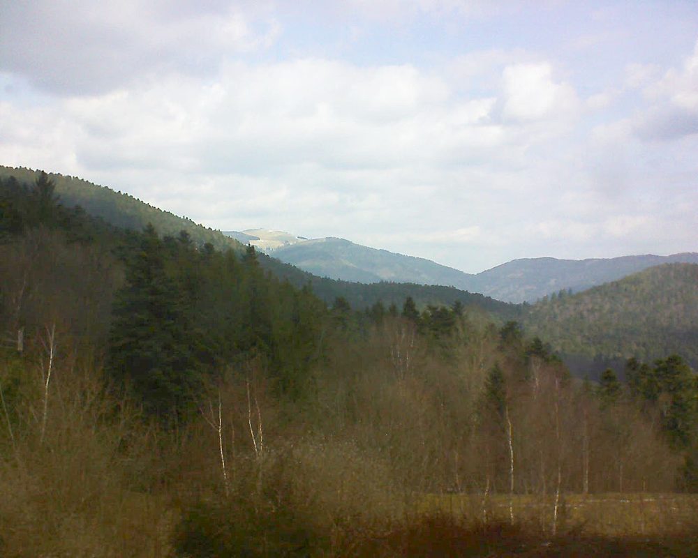 Le petit ballon vu depuis le Domaine Langmatt à Murbach le 25.03.2018 à 12:15 Le petit ballon (Alsace, Vosges) le 25.03.2018 à 12:15