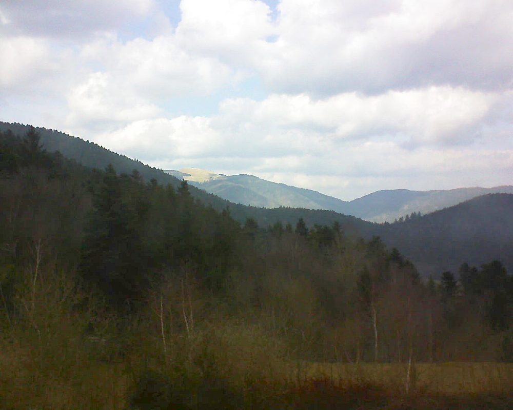 Le petit ballon vu depuis le Domaine Langmatt à Murbach le 25.03.2018 à 14:15 Le petit ballon (Alsace, Vosges) le 25.03.2018 à 14:15