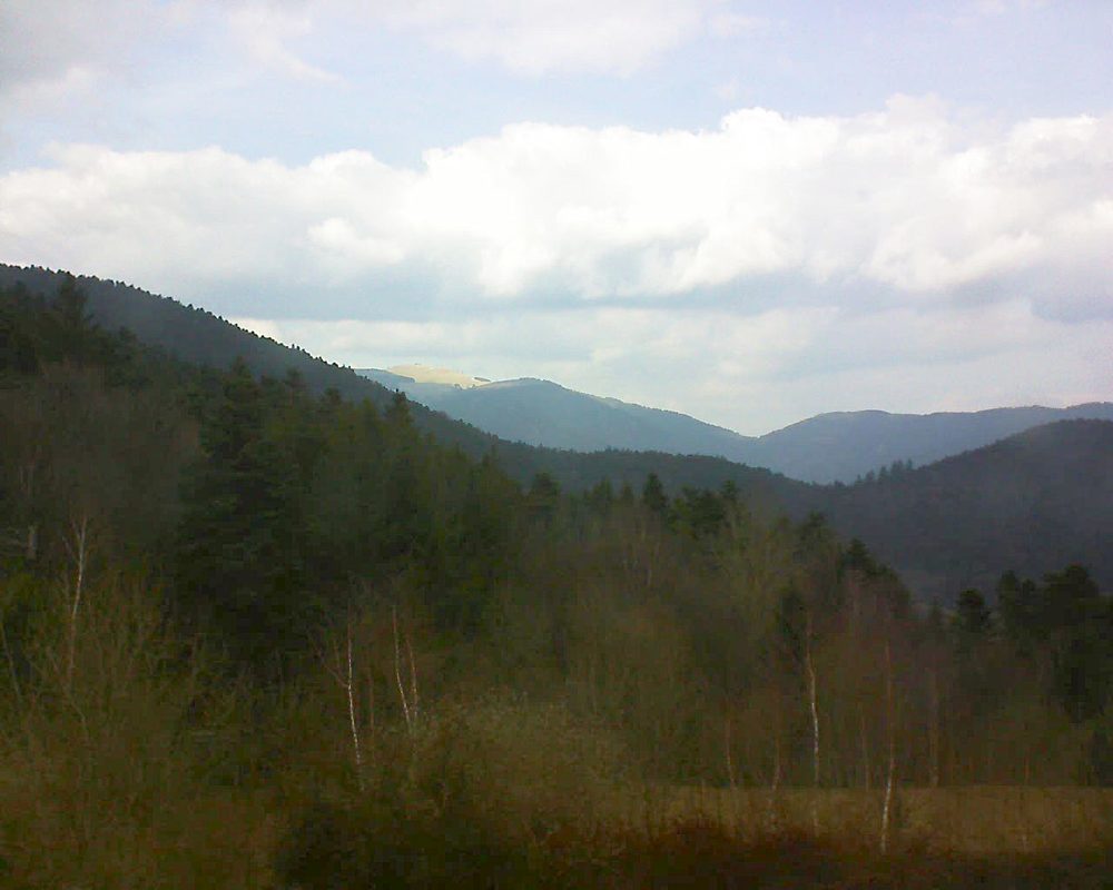 Le petit ballon vu depuis le Domaine Langmatt à Murbach le 25.03.2018 à 15:30 Le petit ballon (Alsace, Vosges) le 25.03.2018 à 15:30