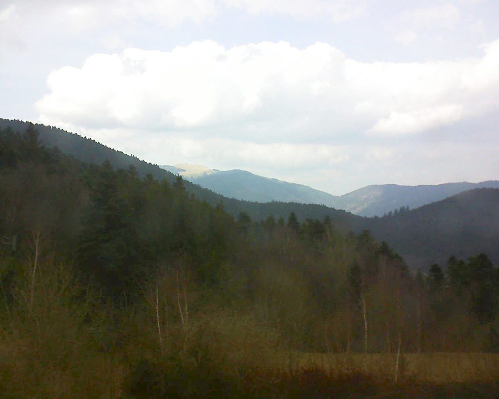 Le petit ballon vu depuis le Domaine Langmatt à Murbach le 25.03.2018 à 15:45 Le petit ballon (Alsace, Vosges) le 25.03.2018 à 15:45