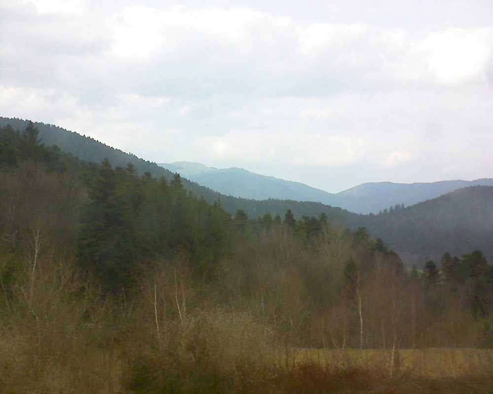 Le petit ballon vu depuis le Domaine Langmatt à Murbach le 25.03.2018 à 16:45 Le petit ballon (Alsace, Vosges) le 25.03.2018 à 16:45