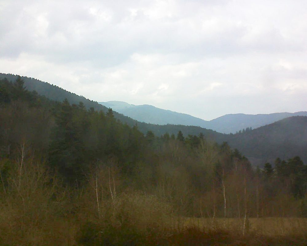 Le petit ballon vu depuis le Domaine Langmatt à Murbach le 25.03.2018 à 17:15 Le petit ballon (Alsace, Vosges) le 25.03.2018 à 17:15