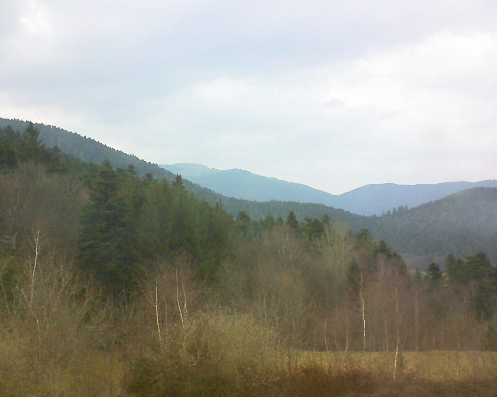 Le petit ballon vu depuis le Domaine Langmatt à Murbach le 25.03.2018 à 17:45 Le petit ballon (Alsace, Vosges) le 25.03.2018 à 17:45