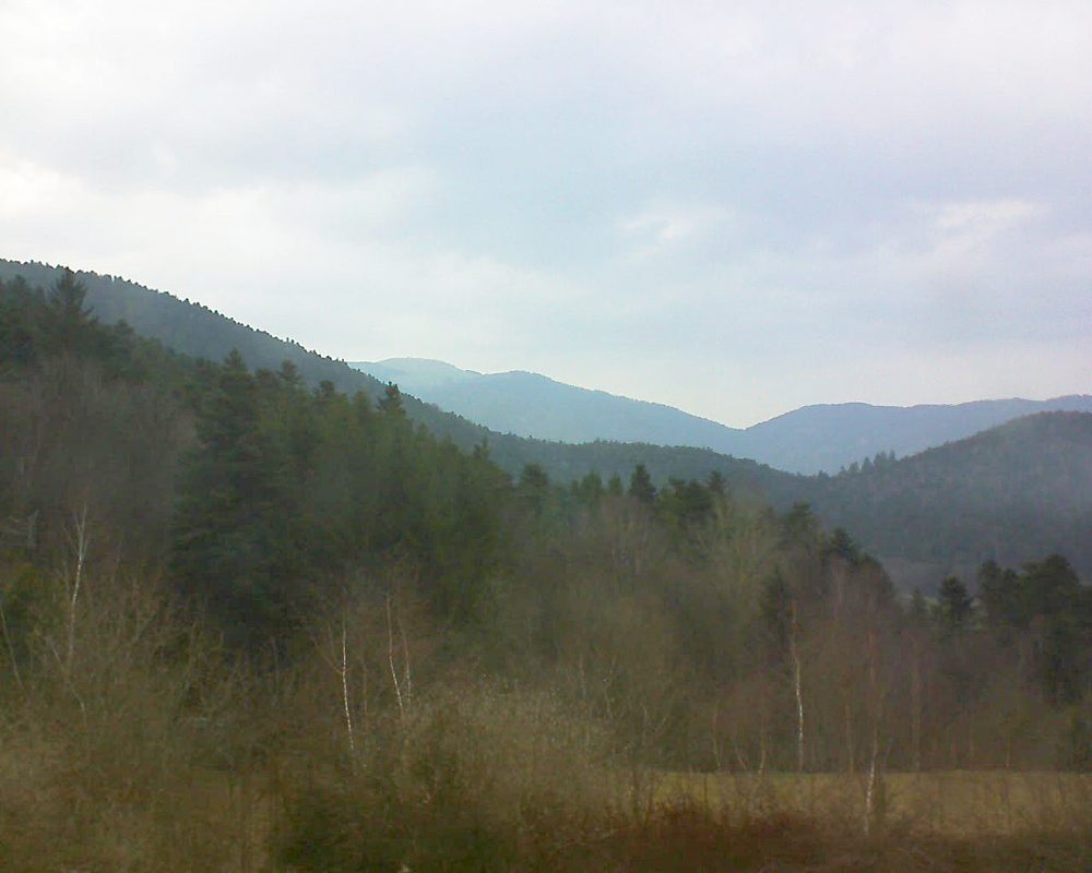 Le petit ballon vu depuis le Domaine Langmatt à Murbach le 25.03.2018 à 18:00 Le petit ballon (Alsace, Vosges) le 25.03.2018 à 18:00