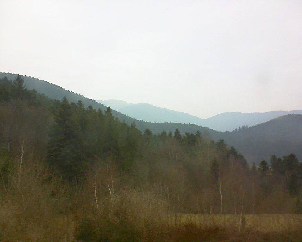 Le petit ballon vu depuis le Domaine Langmatt à Murbach le 26.03.2018 à 14:45 Le petit ballon (Alsace, Vosges) le 26.03.2018 à 14:45