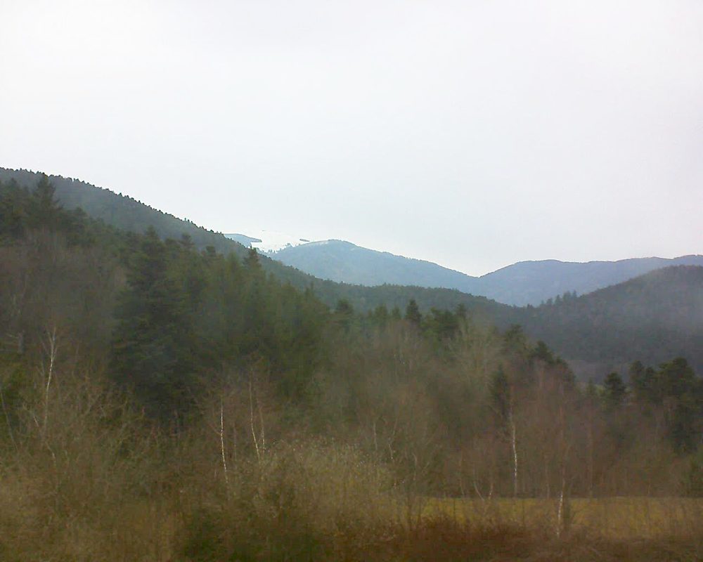 Le petit ballon vu depuis le Domaine Langmatt à Murbach le 27.03.2018 à 09:30 Le petit ballon (Alsace, Vosges) le 27.03.2018 à 09:30