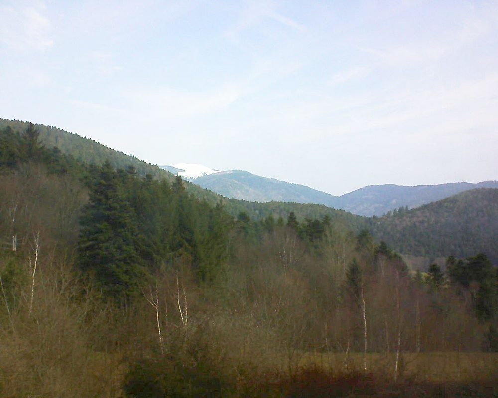 Le petit ballon vu depuis le Domaine Langmatt à Murbach le 27.03.2018 à 10:45 Le petit ballon (Alsace, Vosges) le 27.03.2018 à 10:45
