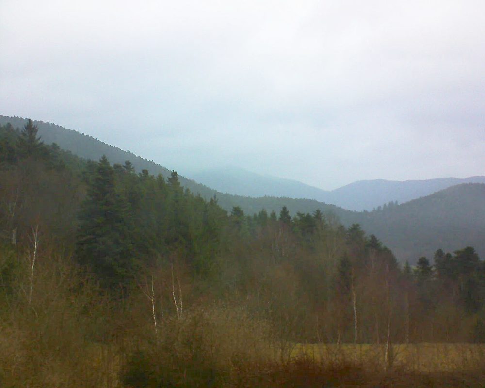 Le petit ballon vu depuis le Domaine Langmatt à Murbach le 27.03.2018 à 18:45 Le petit ballon (Alsace, Vosges) le 27.03.2018 à 18:45